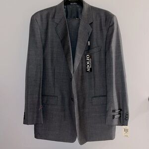 Adolfo International men’s suit 43w 48 regular